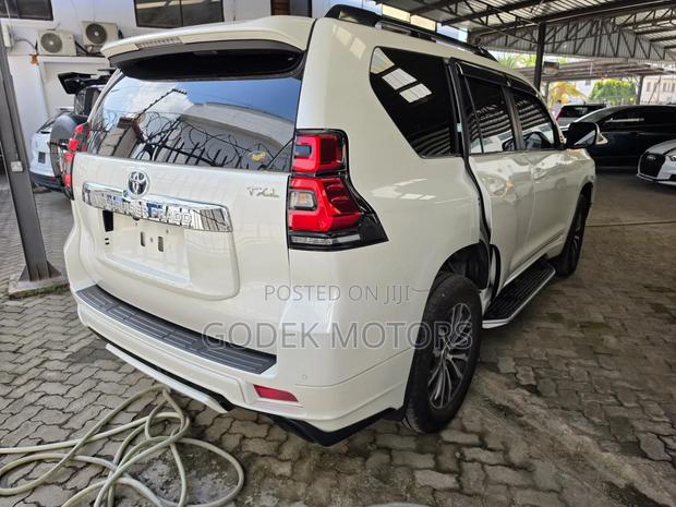 Toyota Land Cruiser Prado 2021