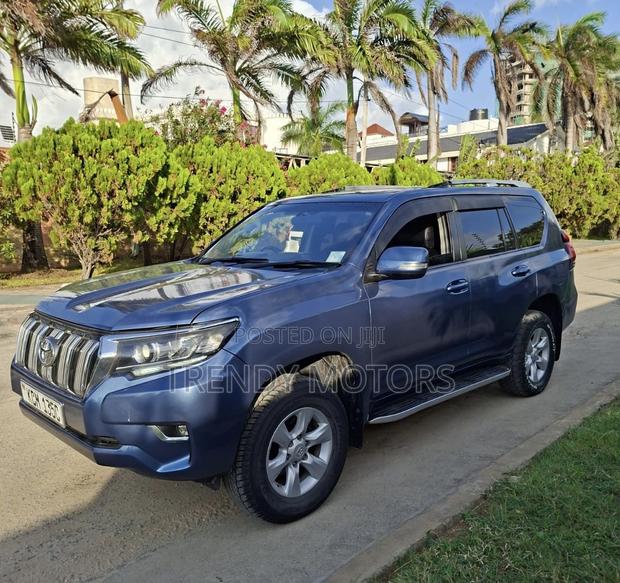 Toyota Land Cruiser Prado 2010 Blue