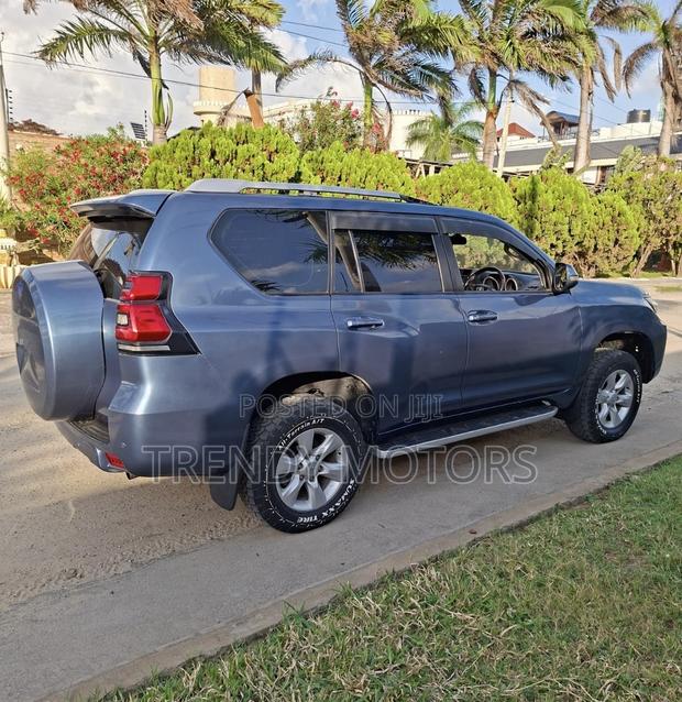 Toyota Land Cruiser Prado 2010 Blue