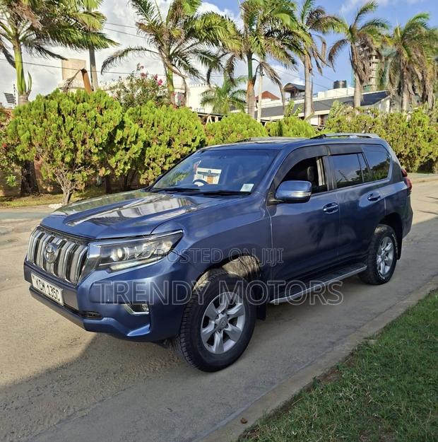 Toyota Land Cruiser Prado 2010 Blue