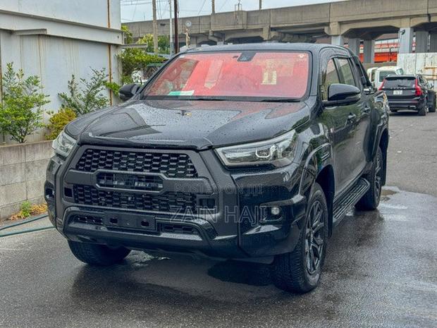 Toyota Hilux 2022 Black