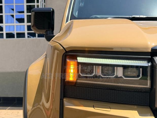 Toyota Land Cruiser 2024 Gold