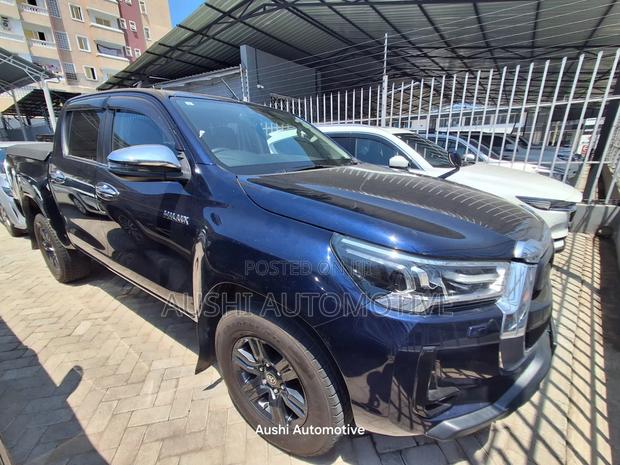 Toyota Hilux 2020 Blue