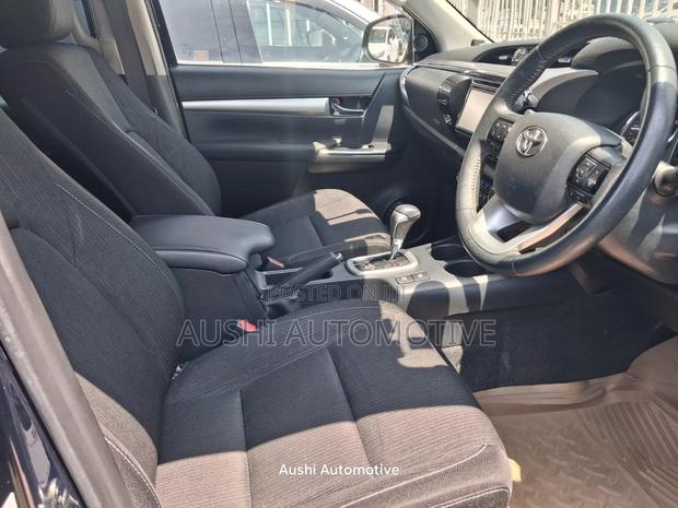 Toyota Hilux 2020 Blue