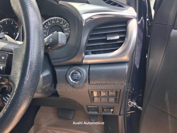 Toyota Hilux 2020 Blue