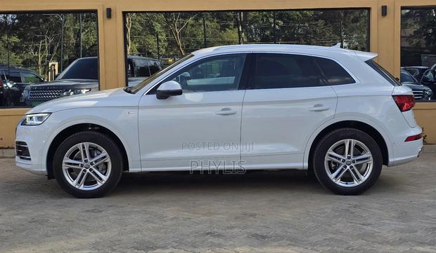 Audi Q5 45 Premium AWD quattro 2020 White