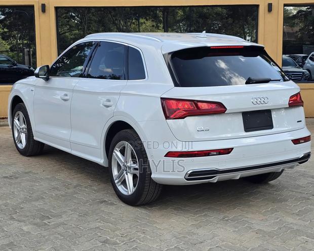 Audi Q5 45 Premium AWD quattro 2020 White