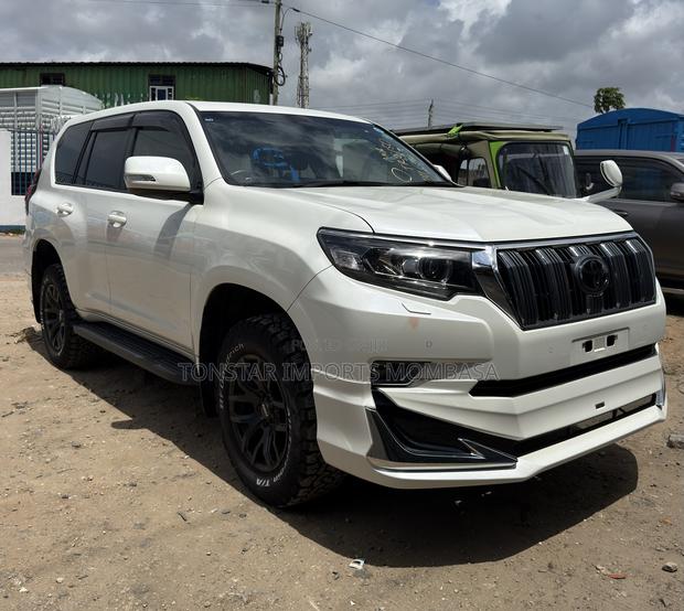 Toyota Land Cruiser Prado 2.7 2019 White