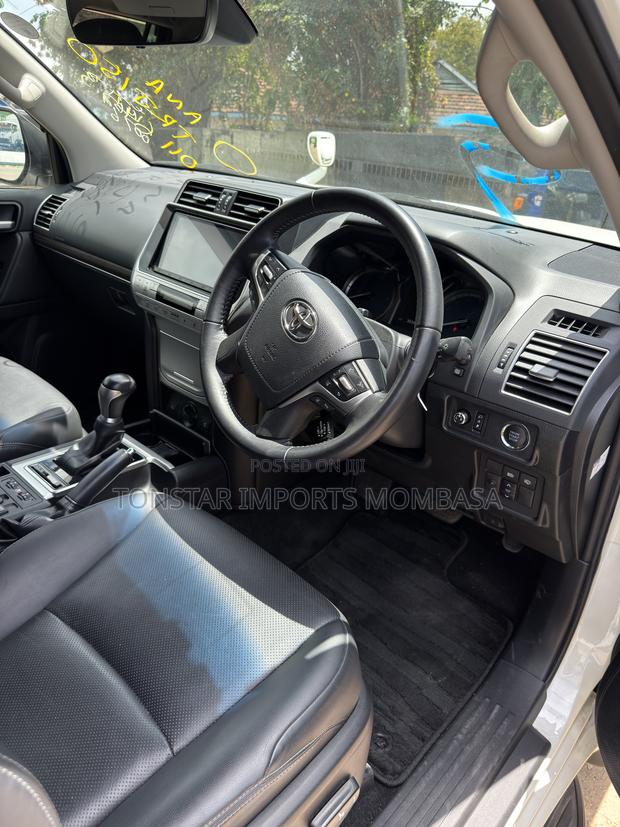 Toyota Land Cruiser Prado 2.7 2019 White