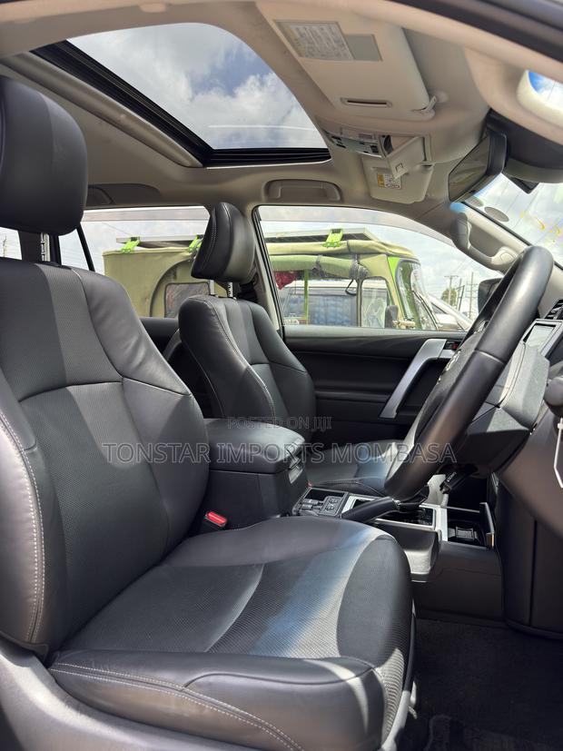 Toyota Land Cruiser Prado 2.7 2019 White