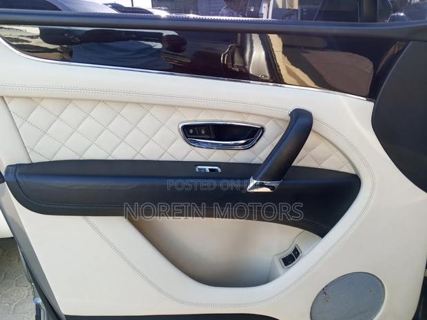 Bentley Bentayga 2017 Silver