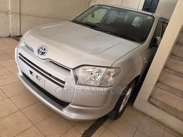 Toyota Succeed 2019 Silver