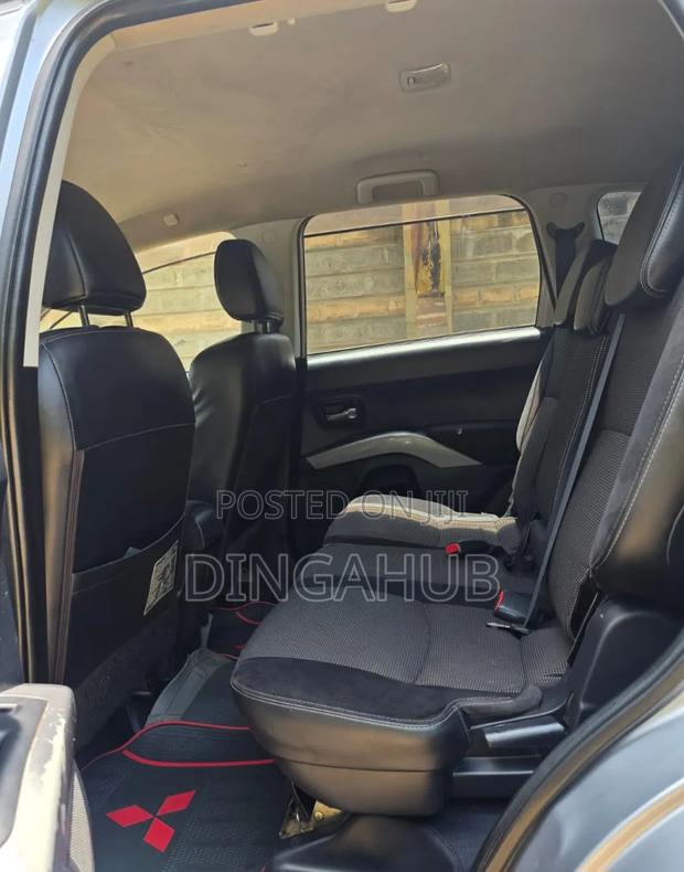 Mitsubishi Outlander 2010 Silver