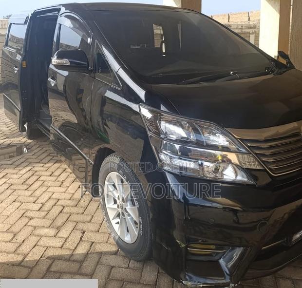 Toyota Vellfire 2010 Black