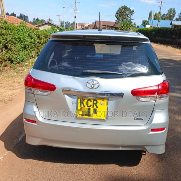 Toyota Wish 2011 Silver