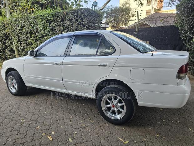 Nissan Sunny 2003 White