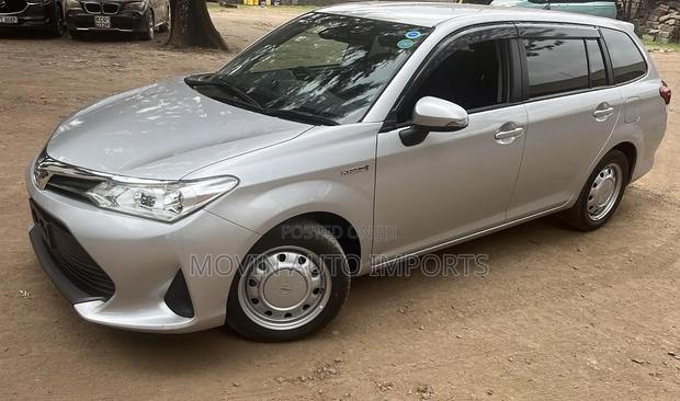 Toyota Corolla Fielder 2019 Silver