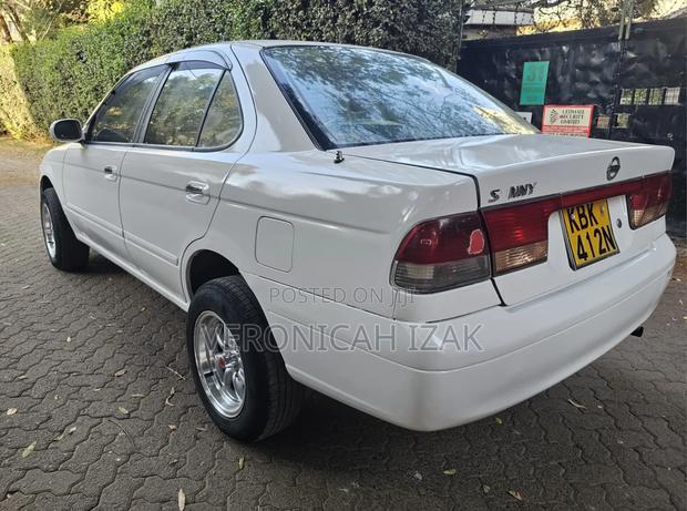 Nissan FB15 2003 White