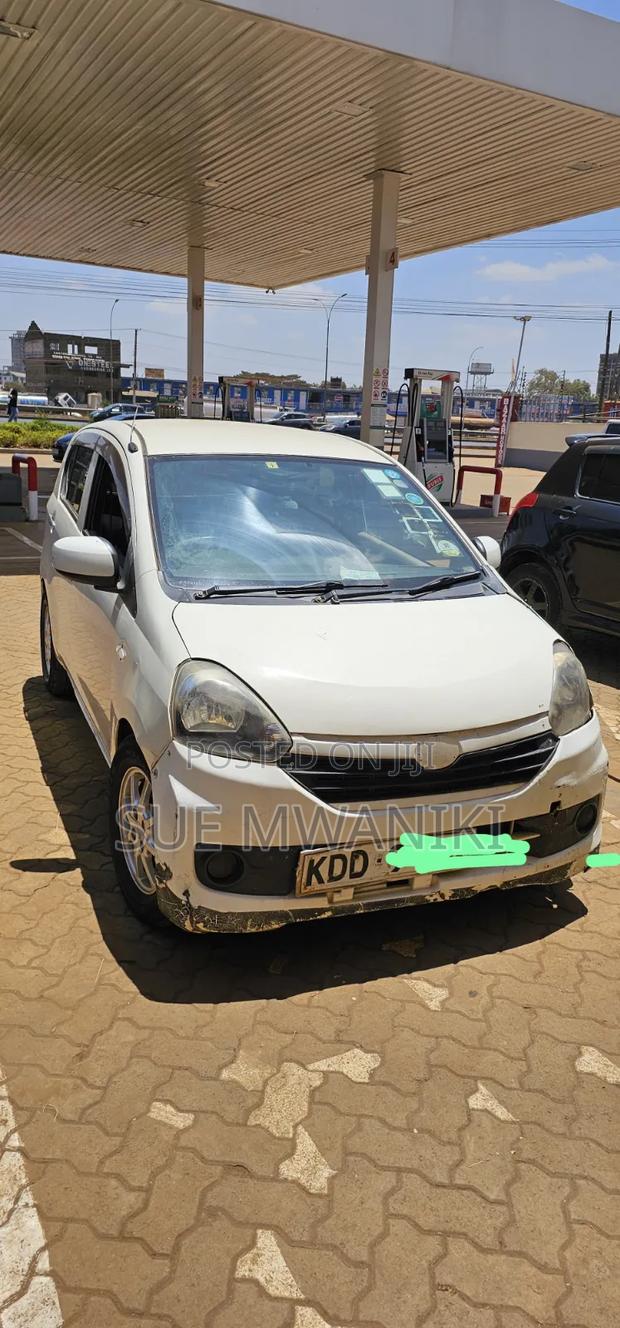 Daihatsu Mira 2014 White
