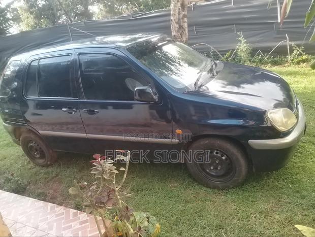 Toyota Raum 2000 Blue