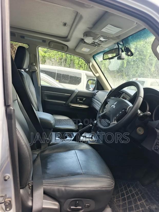 Mitsubishi Pajero V80 3.2 DI-D 2020 Silver