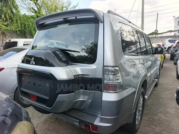 Mitsubishi Pajero V80 3.2 DI-D 2020 Silver