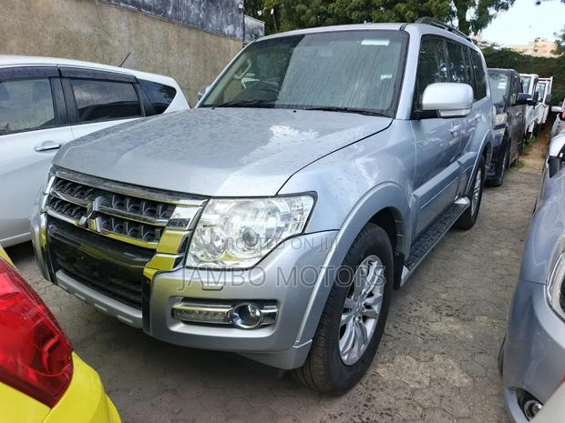 Mitsubishi Pajero V80 3.2 DI-D 2020 Silver