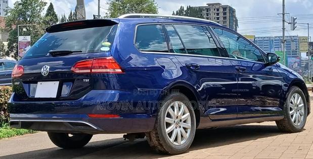 Volkswagen Golf Variant 2018 Blue