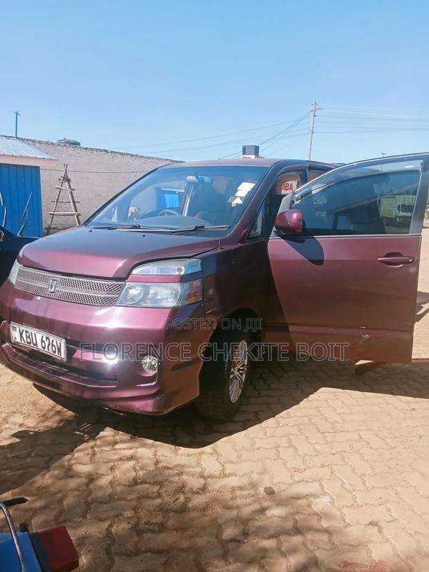 Toyota Voxy 2007 Maroon
