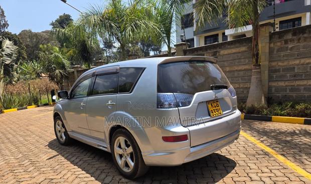 Mitsubishi Outlander 2010 Silver