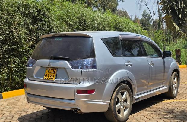 Mitsubishi Outlander 2010 Silver