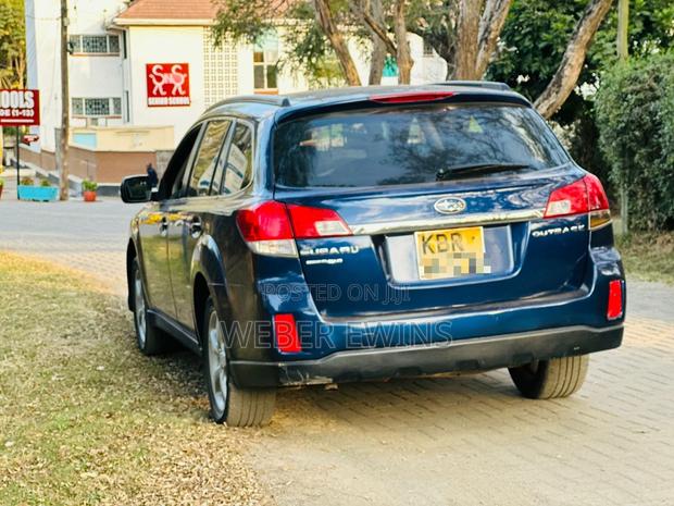 Subaru Outback 2011 Blue