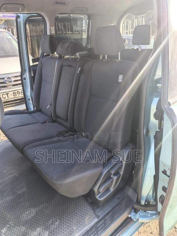 Toyota Voxy 2017 Green