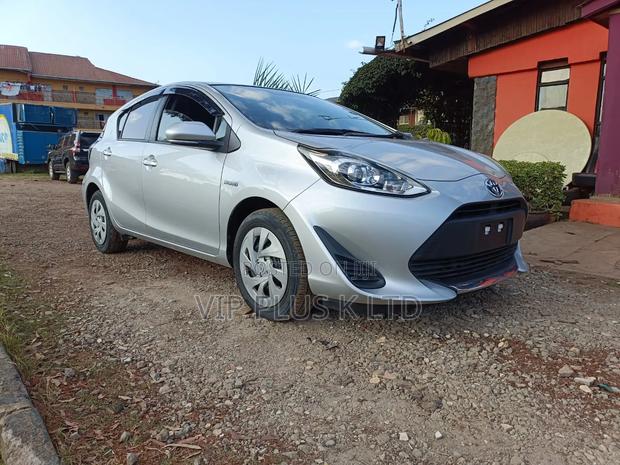 Toyota Aqua 2019 Silver