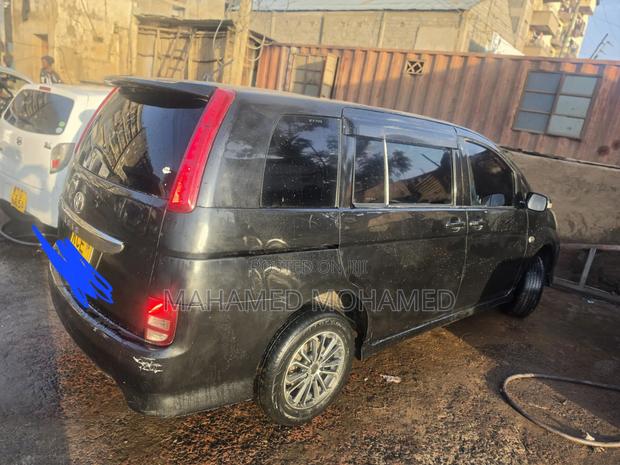 Toyota ISIS 2008 Black
