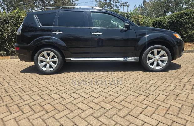 Mitsubishi Outlander 2011 Black