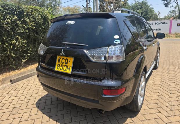 Mitsubishi Outlander 2011 Black