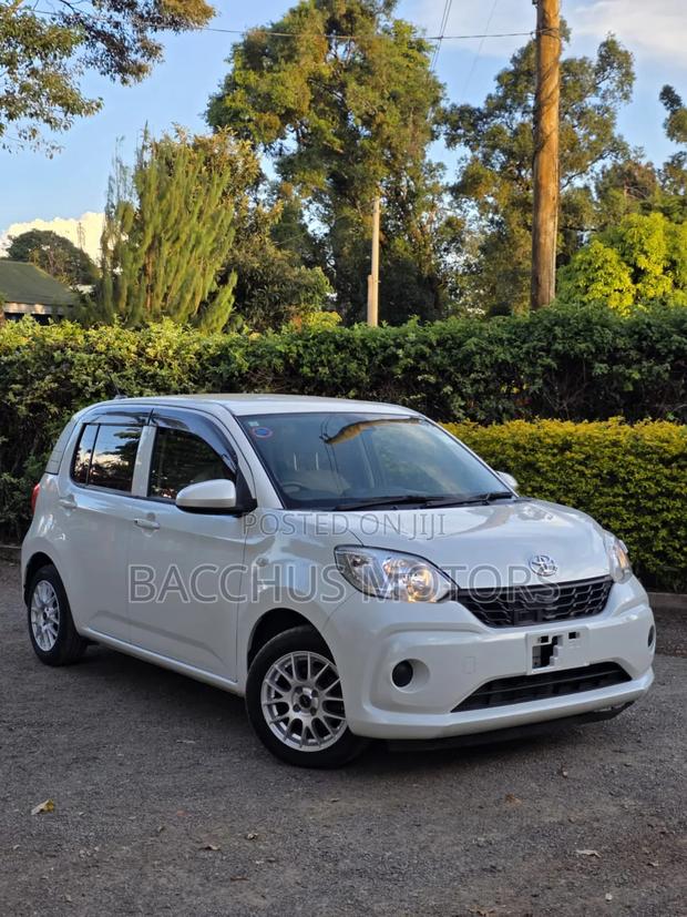 Toyota Passo 1.0 FWD 2018 White