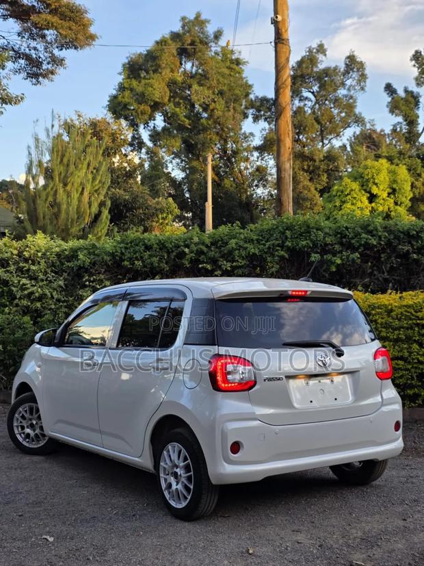 Toyota Passo 1.0 FWD 2018 White