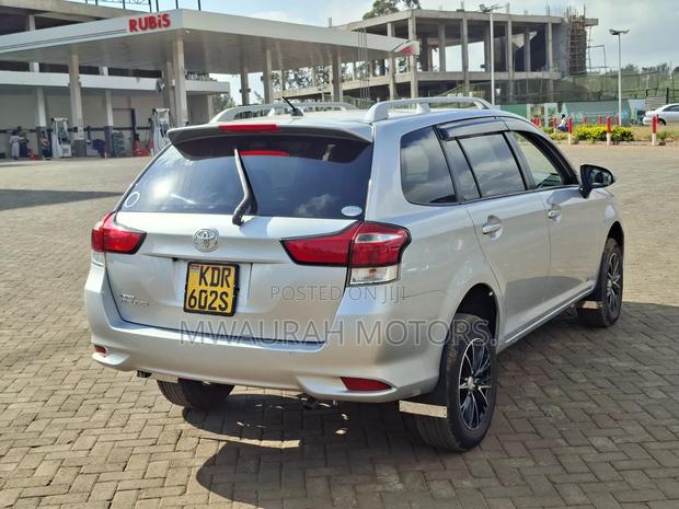 Toyota Corolla Fielder 2017 Silver