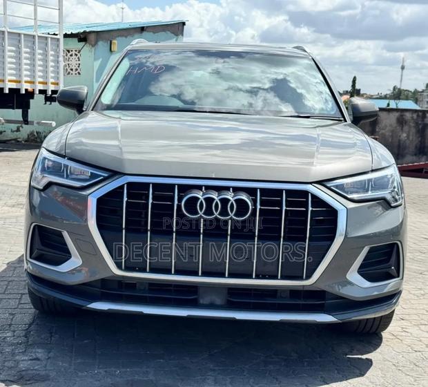 Audi Q3 2020 Brown
