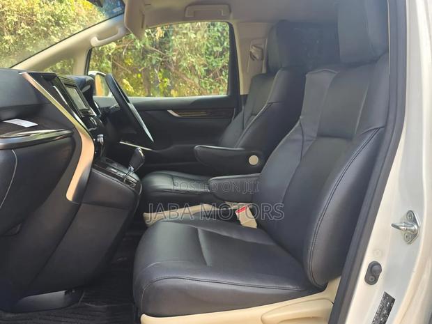 Toyota Vellfire 2018 White
