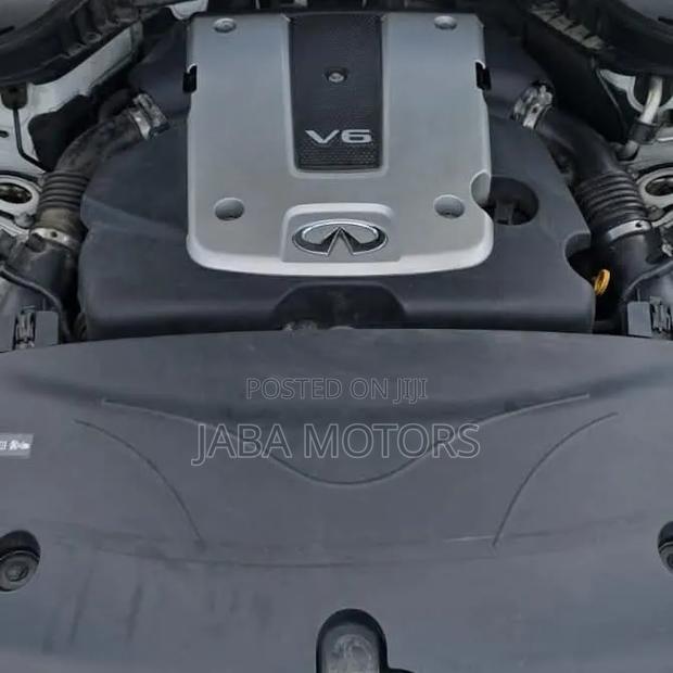 Nissan Fuga 2018 White