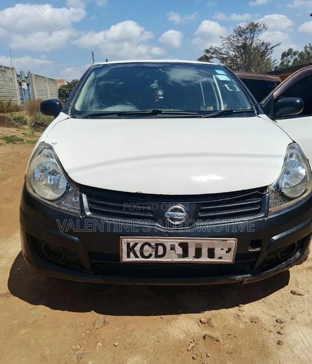 Nissan Advan 2006 White