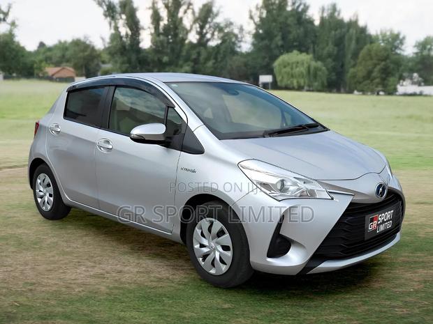 Toyota Vitz 1.5 FWD 5dr 2019 Silver