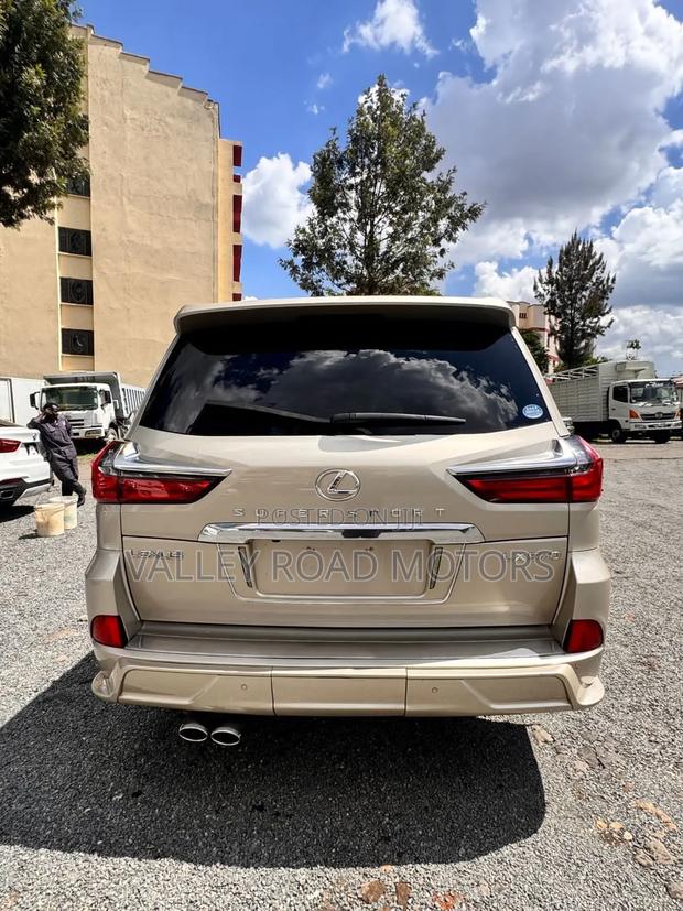 New Lexus LX 2016 Gold