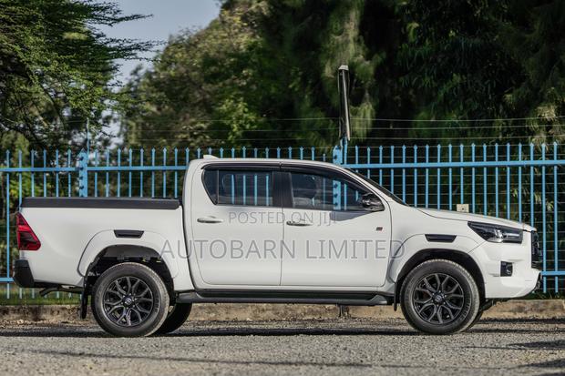 Toyota Hilux 2022 Pearl