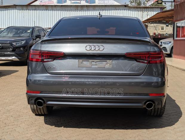 Audi A4 2.0T ultra Premium FWD 2018 Gray