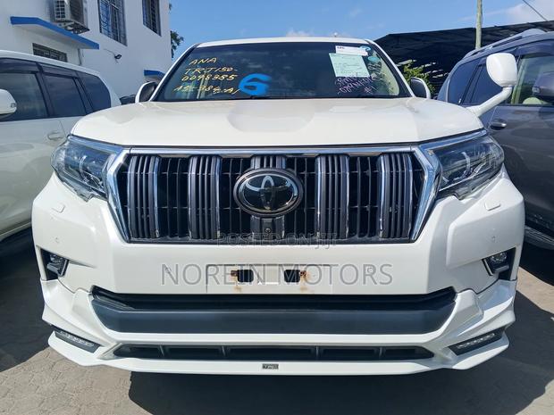 Toyota Land Cruiser Prado 2019 White