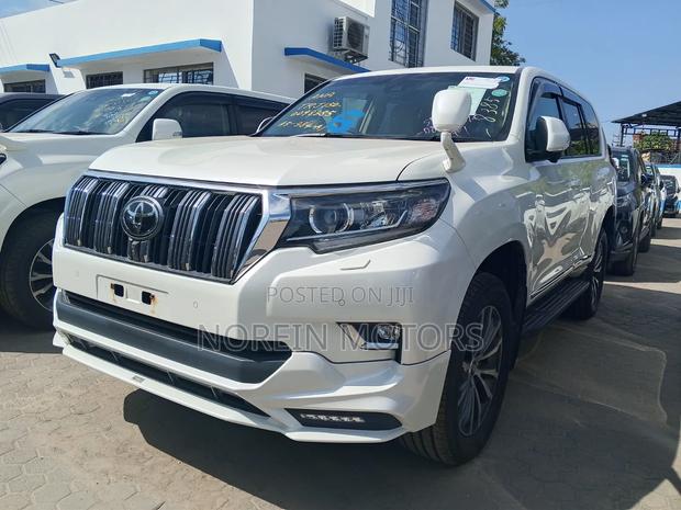 Toyota Land Cruiser Prado 2019 White